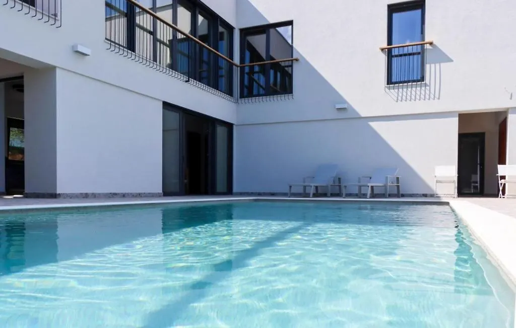 Casa Il Giardino Segreto By Villas Guide 马图利